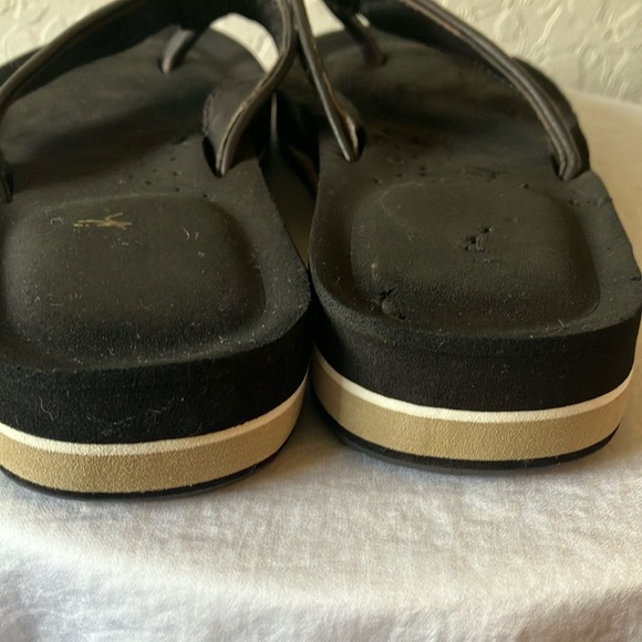 Coach: Black & Tan Janey (A8657) Signature C Sandals- 7- flaws - Picture 9 of 16